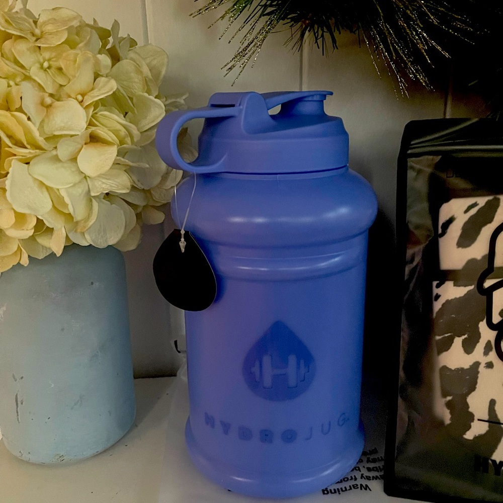 Periwinkle hydrojug
